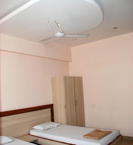 Hotel Yashwant Guest House 4