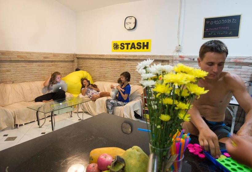 Hostel Coworking With Accommodation For Digital Nomads 13