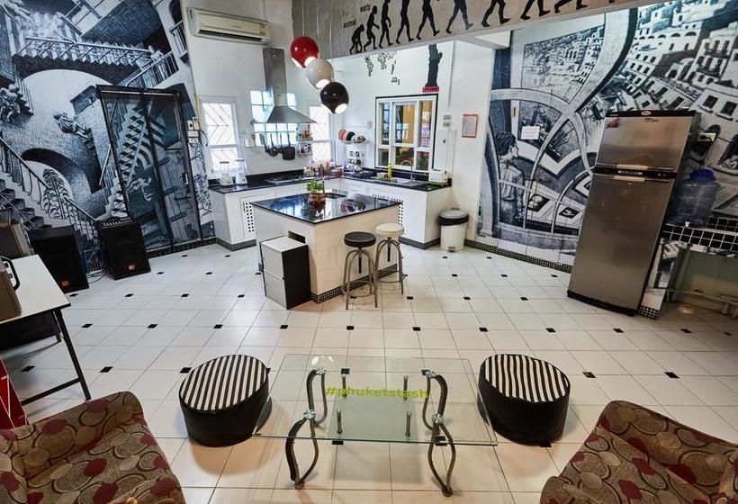 Hostel Coworking With Accommodation For Digital Nomads 5