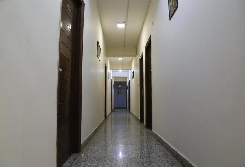 Hotel Zuzu Metro Star 13