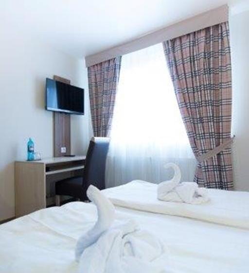 Hotel BaumŽs Rhein 18