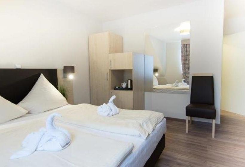 Hotel BaumŽs Rhein 4