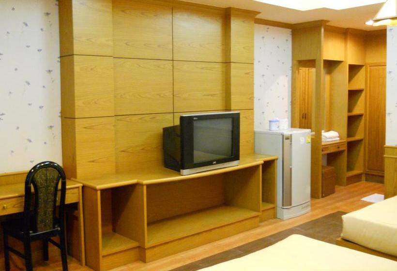 Royal View Hotel Nakhon Sawan 2