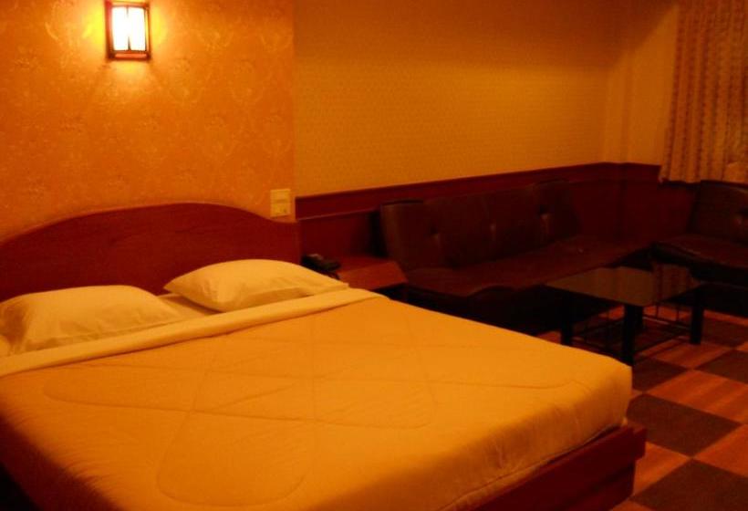 Royal View Hotel Nakhon Sawan 4