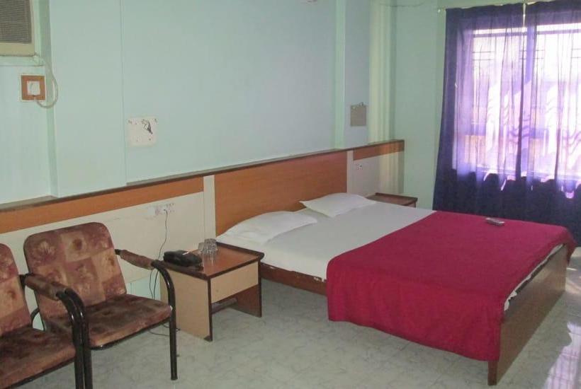 Hotel Parvat Lodge 10