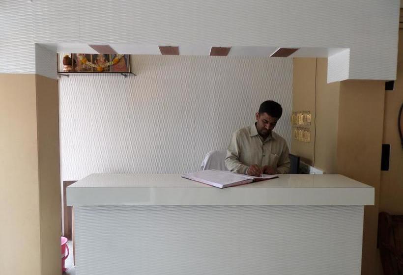 Hotel Parvat Lodge 7