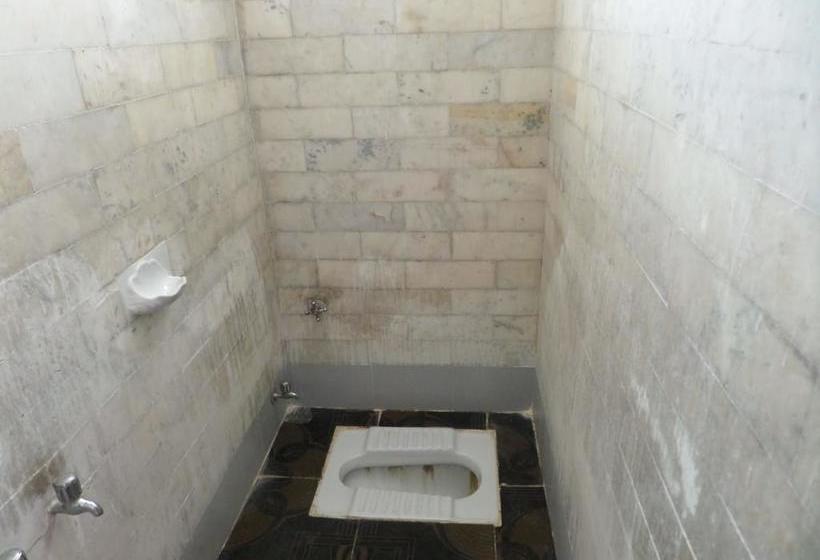 Hotel Parvat Lodge 9