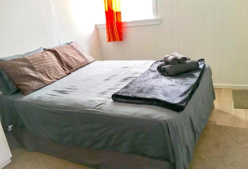 Bed and Breakfast Private Treaty 2