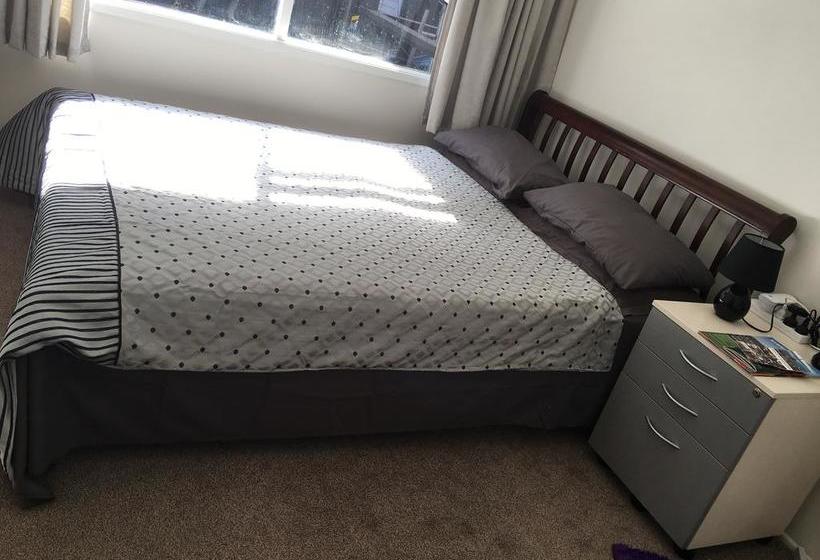 Bed and Breakfast Private Treaty 4