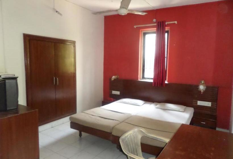 Hotel Ashok Deluxe 8