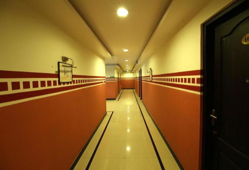 Hotel Kadambari Regency 18