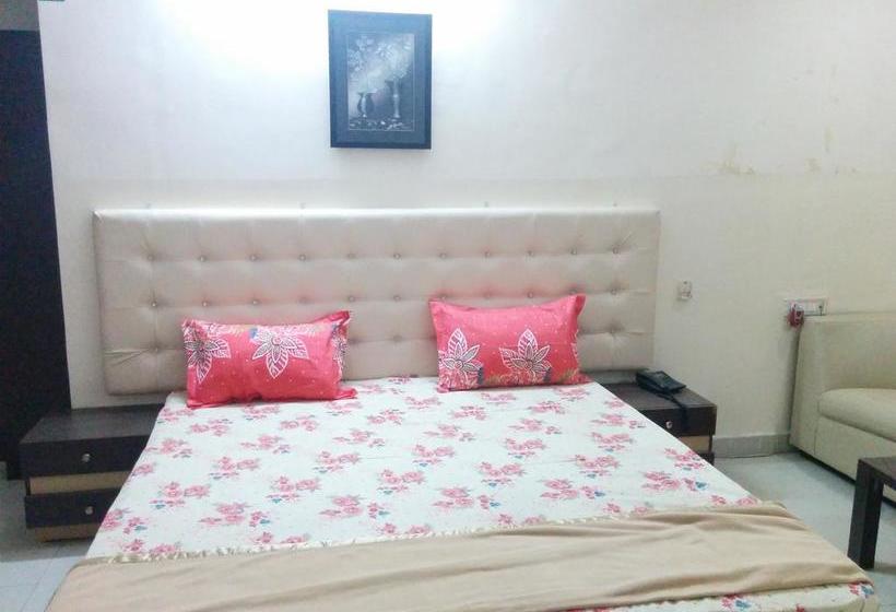 Hotel Flamingo Rooms 2