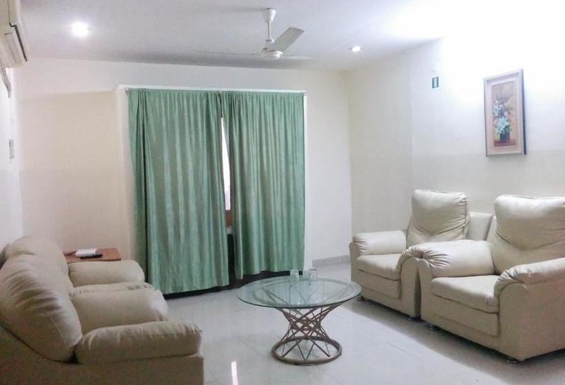 Hotel Flamingo Rooms 4