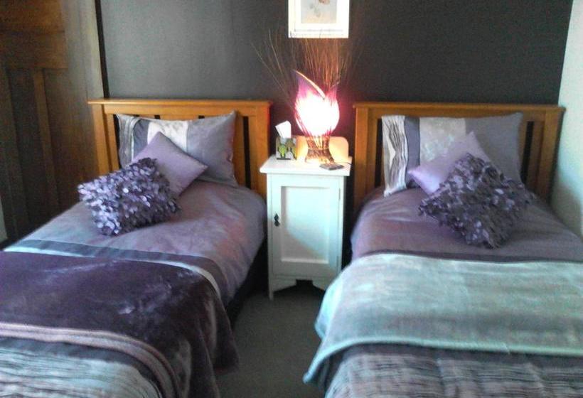 Oasis On Orwell Bed And Breakfast 2