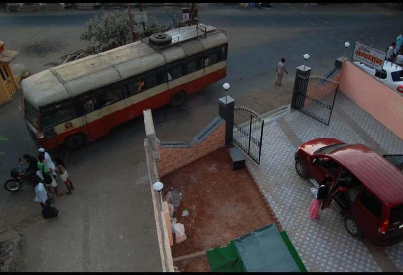 Hotel Nishijeet Palace 11