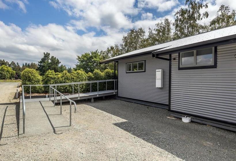 Motel Black On Grey 7