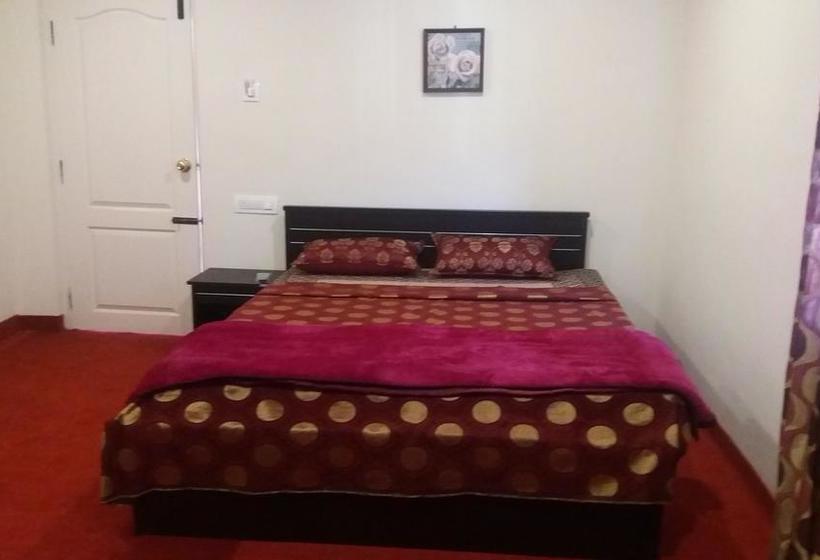 Hotel Vels Court Residency 4