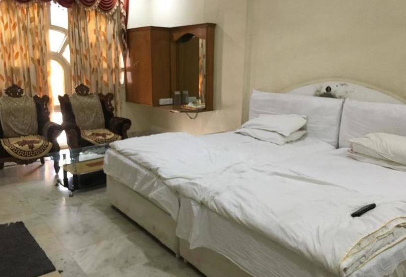 Hotel Iroomz Shanbhag Towers International 1