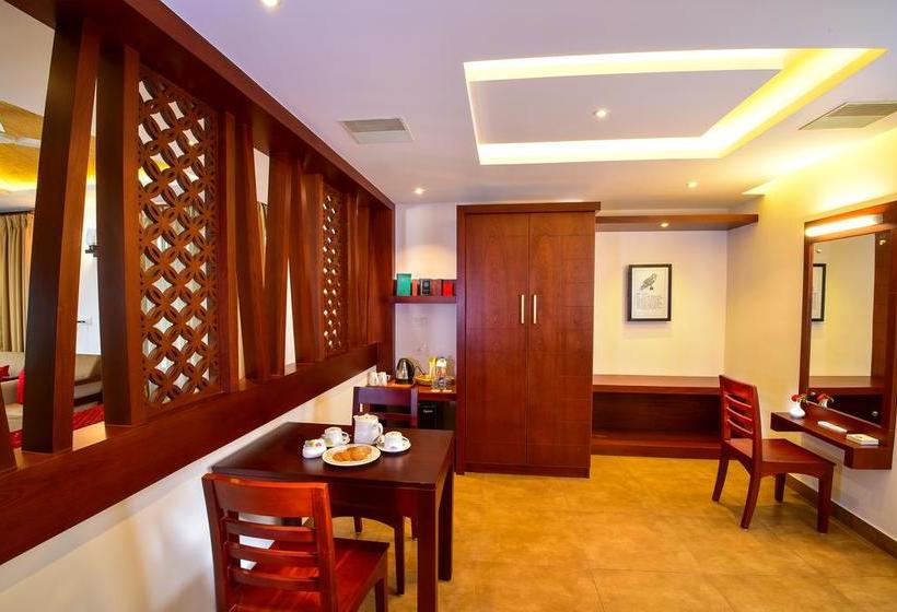 Resort Lake Canopy 15