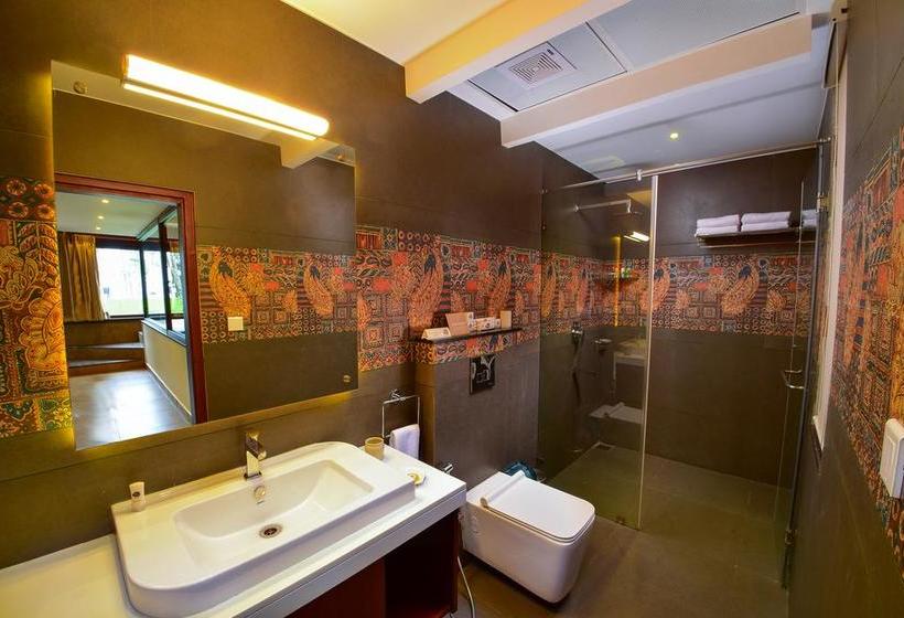 Resort Lake Canopy 7