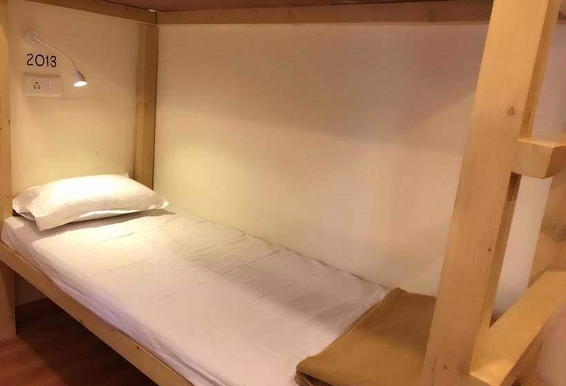 Hostel Bollywood Bed & Breakfast 14