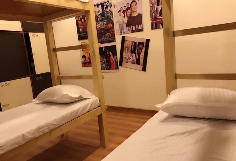 Hostel Bollywood Bed & Breakfast 15