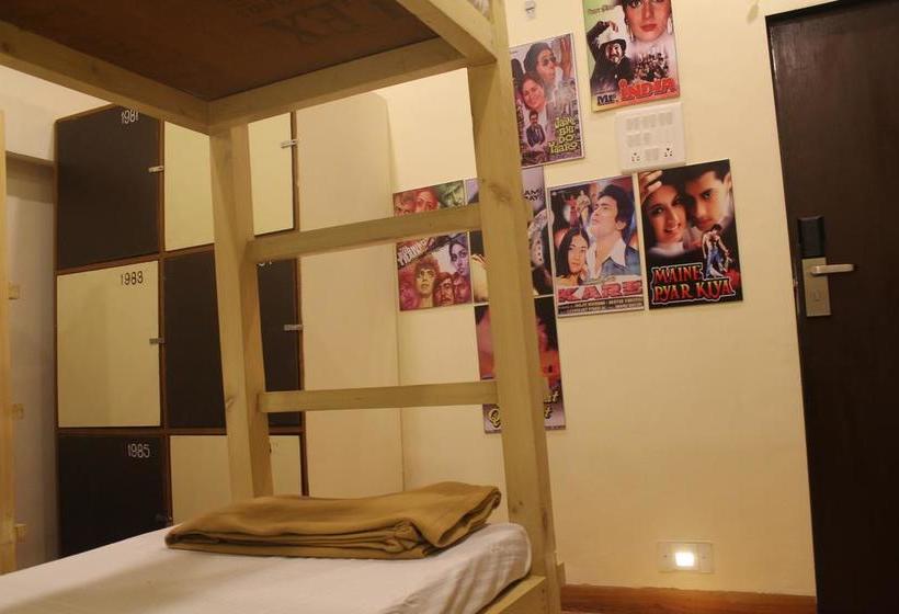 Hostel Bollywood Bed & Breakfast 16