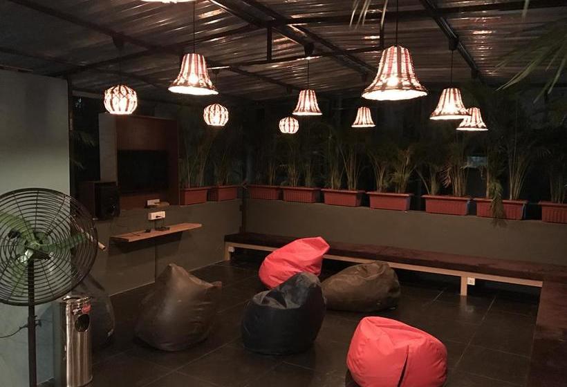 Hostel Bollywood Bed & Breakfast 5