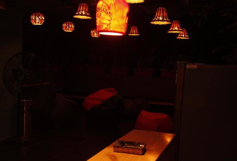 Hostel Bollywood Bed & Breakfast 6