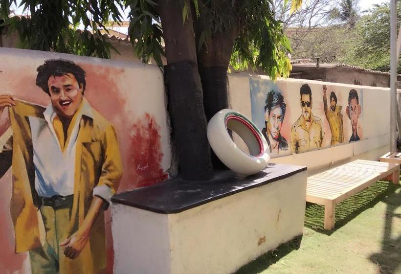 Hostel Bollywood Bed & Breakfast 9