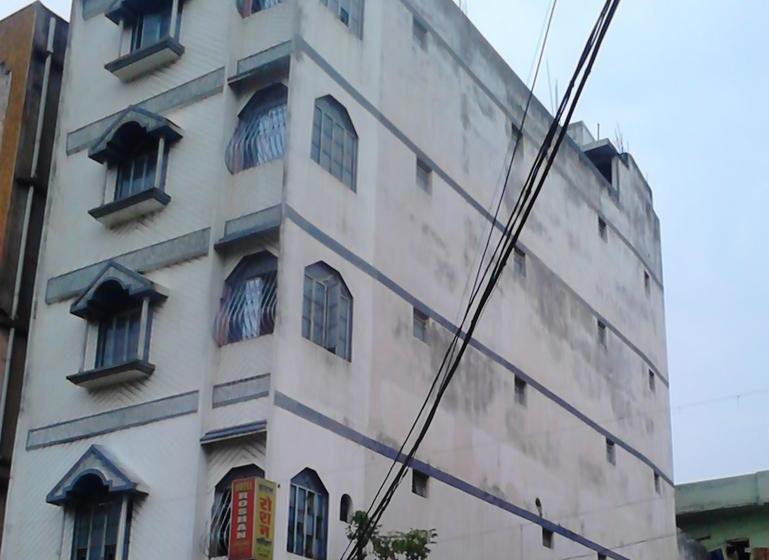 Hotel Roshan 4