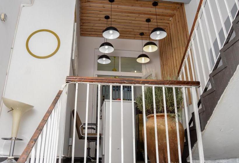 Hostel Urban Backpackers 10