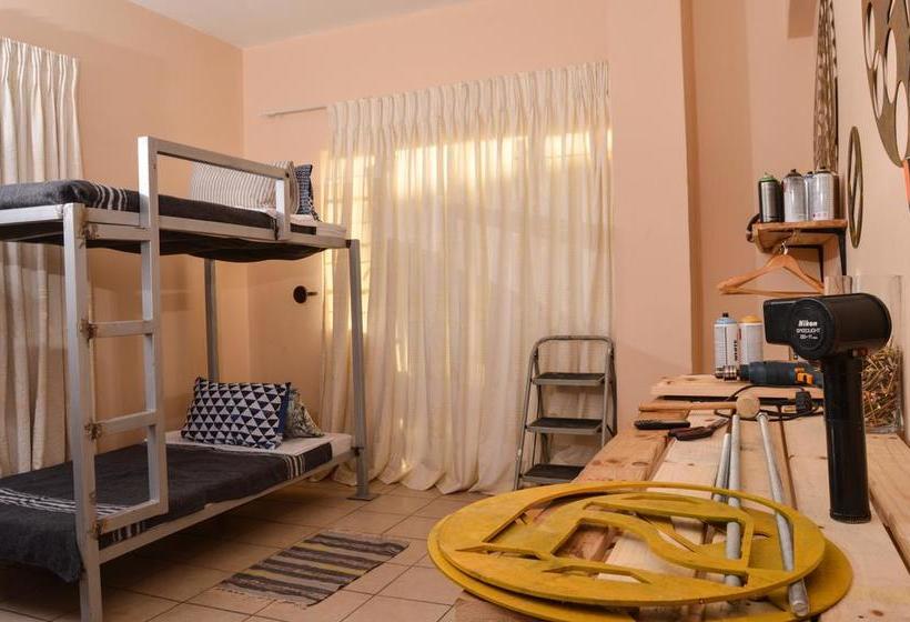 Hostel Urban Backpackers 19