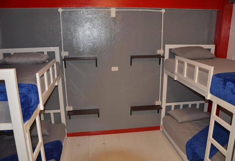 Hostel Funky Crab 12