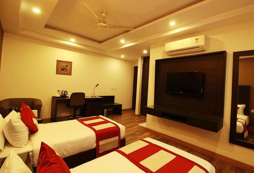 Hotel Inderlok Ananta 12