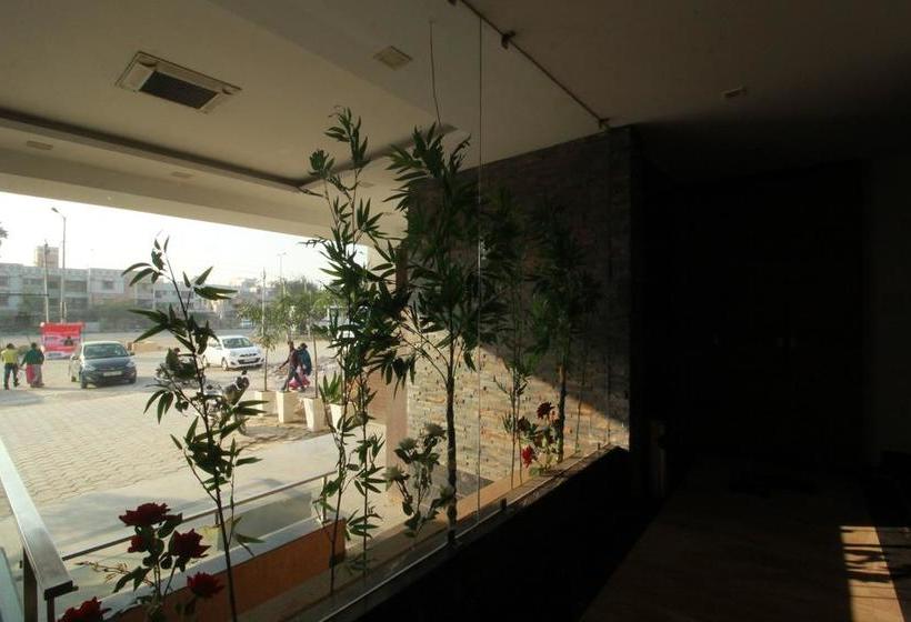 Hotel Inderlok Ananta 2