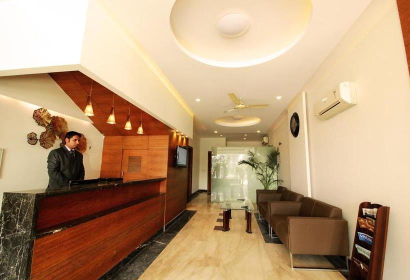 Hotel Inderlok Ananta 4