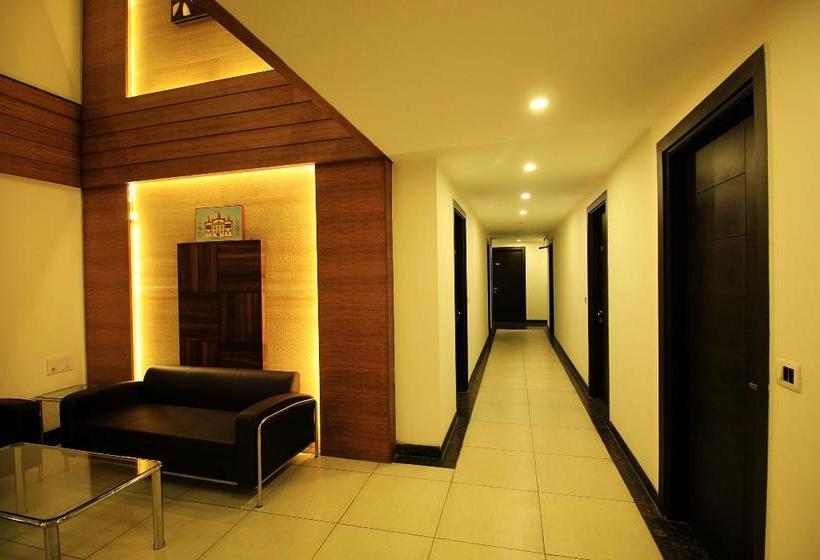 Hotel Inderlok Ananta 7