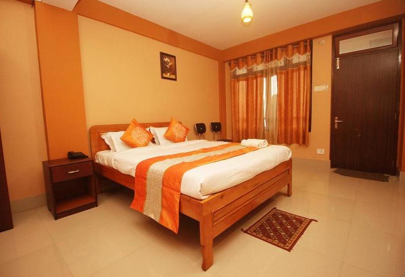 Hotel Finestays Shanti Priya 10