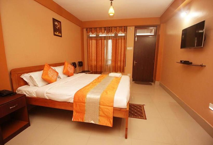 Hotel Finestays Shanti Priya 11