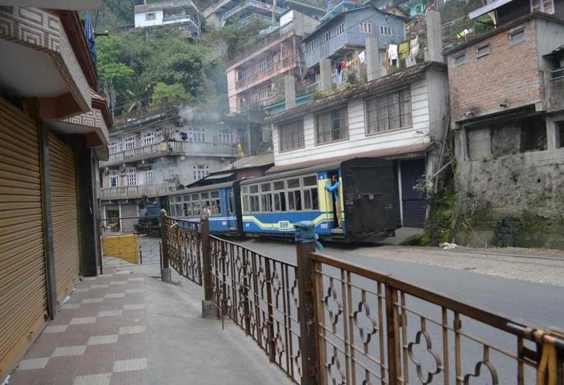 Hotel Finestays Shanti Priya 12