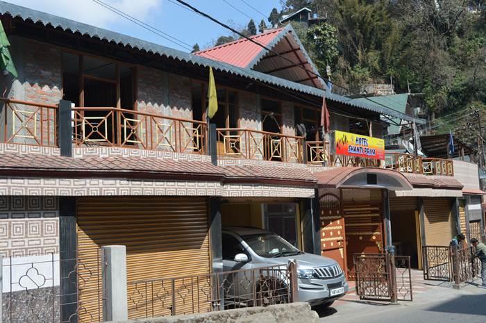 Hotel Finestays Shanti Priya 14