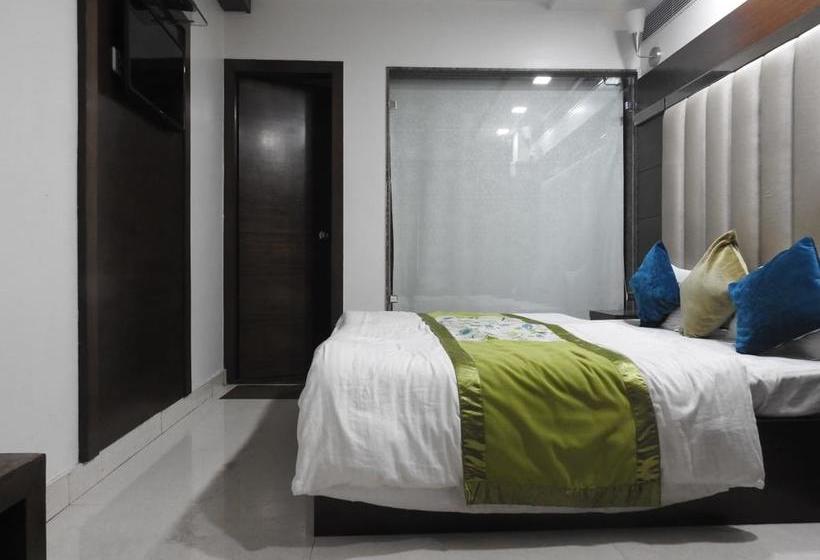 Hotel Sacheti Yatri Niwas 12