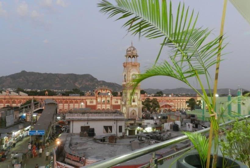 Hotel Sacheti Yatri Niwas 6