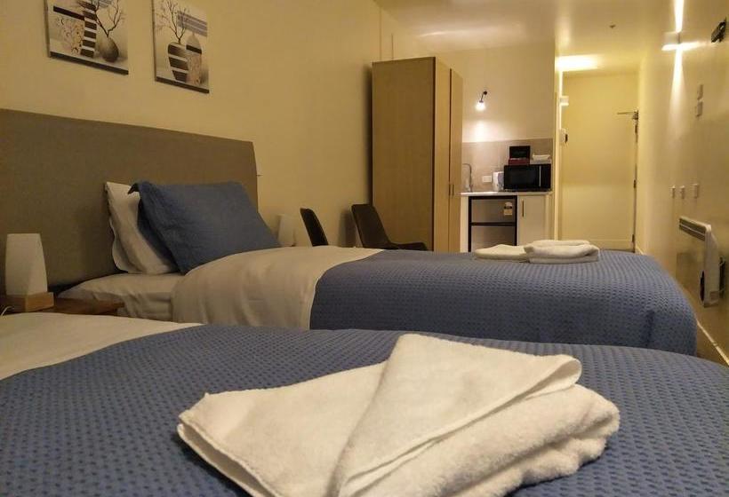 Hotel Grand Central Serviced Apartment 17