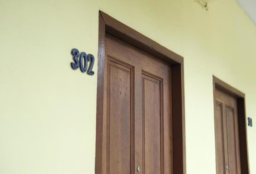 Hotel Prasertsri Place 2