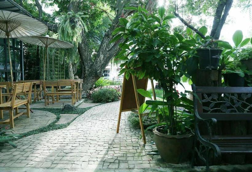 Hotel Prasertsri Place 3