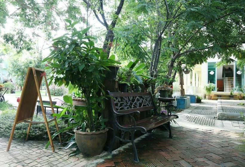 Hotel Prasertsri Place 9