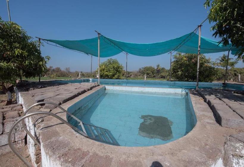 Resort Patel Farmhouse And Restaurant 8