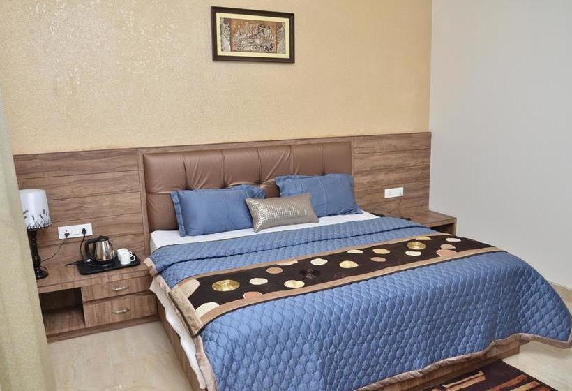 Regal Hotel And Restaurant Mathura